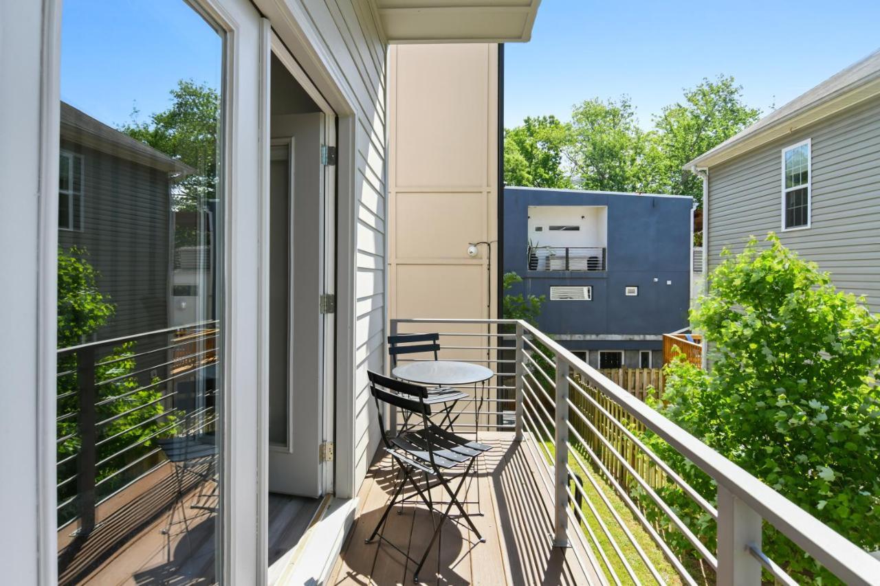 THE RED DOOR - Ultra Modern Atlanta Home Exterior foto